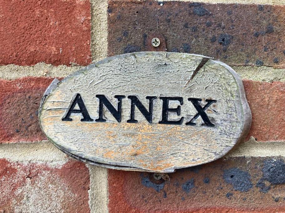 The Studio In The Annex Leilighet Potters Bar Eksteriør bilde
